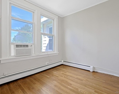 547 King Street - Photo Thumbnail 11