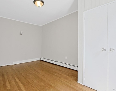 547 King Street - Photo Thumbnail 8