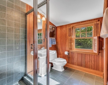10450 New Suffolk Avenue - Photo Thumbnail 20