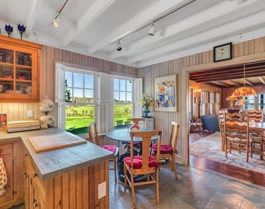 10450 New Suffolk Avenue - Photo Thumbnail 10