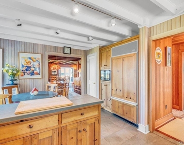 10450 New Suffolk Avenue - Photo Thumbnail 11