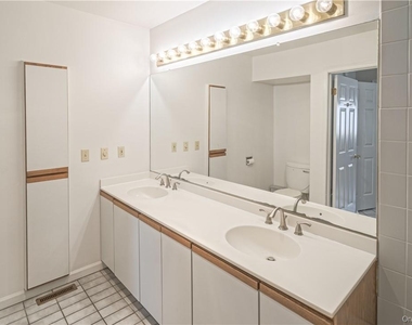 16 Hudson Point Lane - Photo Thumbnail 13