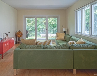 16 Hudson Point Lane - Photo Thumbnail 7
