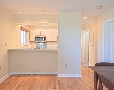 16 Hudson Point Lane - Photo Thumbnail 3