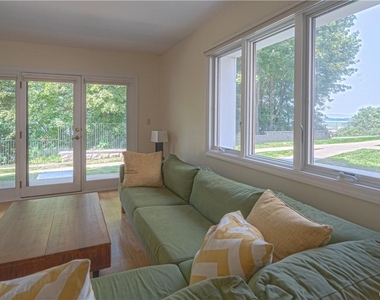 16 Hudson Point Lane - Photo Thumbnail 8