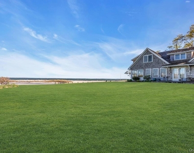 10450 New Suffolk Avenue - Photo Thumbnail 22