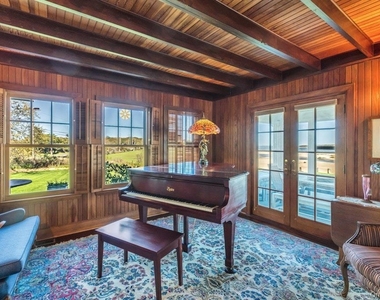 10450 New Suffolk Avenue - Photo Thumbnail 8