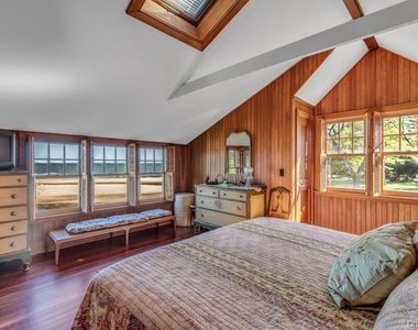10450 New Suffolk Avenue - Photo Thumbnail 16