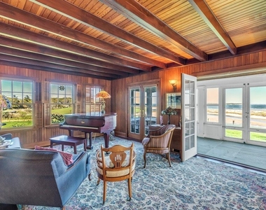 10450 New Suffolk Avenue - Photo Thumbnail 6