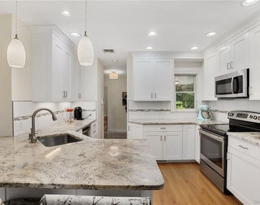 30 Palmer Lane - Photo Thumbnail 6