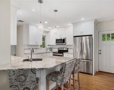 30 Palmer Lane - Photo Thumbnail 5