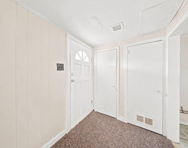 12 1/2 Schultz Street - Photo Thumbnail 7