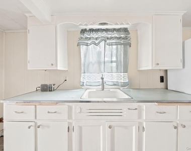 12 1/2 Schultz Street - Photo Thumbnail 6