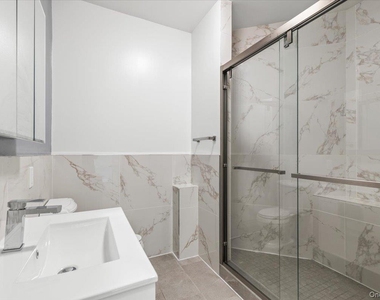 222 Primrose Avenue - Photo Thumbnail 7