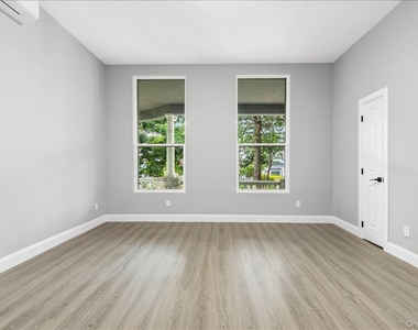 222 Primrose Avenue - Photo Thumbnail 9