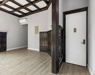 222 Primrose Avenue - Photo Thumbnail 4