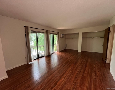24 Hudson Heights Drive - Photo Thumbnail 14
