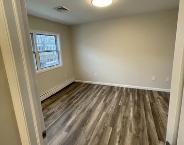 222 Main Street - Photo Thumbnail 13