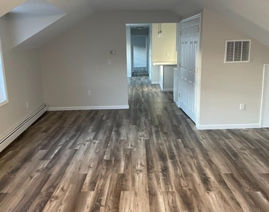 222 Main Street - Photo Thumbnail 9