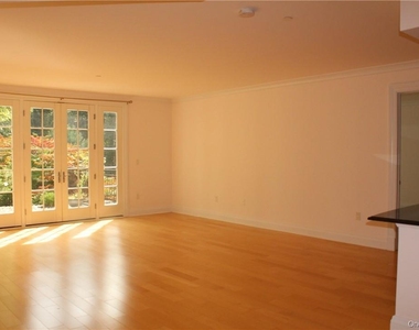 405 Trump Park - Photo Thumbnail 7