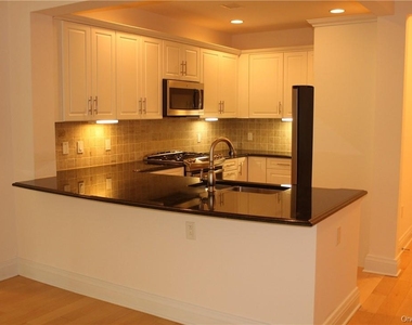 405 Trump Park - Photo Thumbnail 12