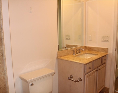 405 Trump Park - Photo Thumbnail 27