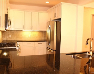 405 Trump Park - Photo Thumbnail 14