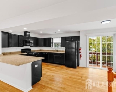 8 Alfred Avenue - Photo Thumbnail 11