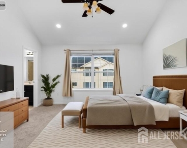 8 Alfred Avenue - Photo Thumbnail 2