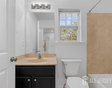 8 Alfred Avenue - Photo Thumbnail 18