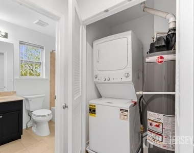 8 Alfred Avenue - Photo Thumbnail 17