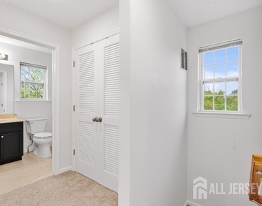 8 Alfred Avenue - Photo Thumbnail 15