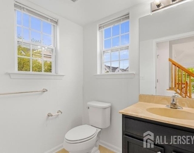 8 Alfred Avenue - Photo Thumbnail 19
