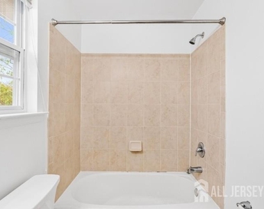 8 Alfred Avenue - Photo Thumbnail 20