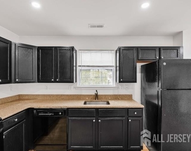 8 Alfred Avenue - Photo Thumbnail 8