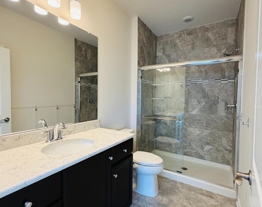 907 Greenland Square - Photo Thumbnail 22