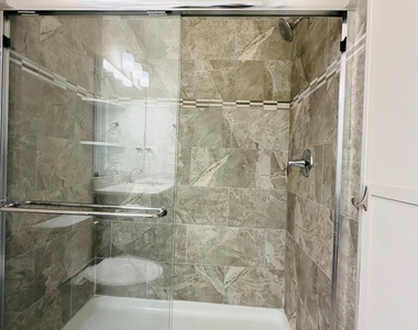 907 Greenland Square - Photo Thumbnail 21