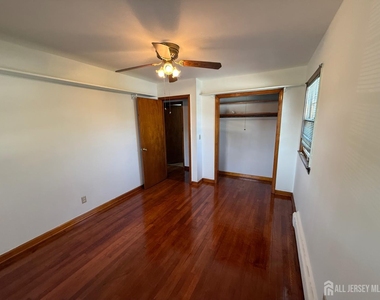 304 Fairlamb Avenue - Photo Thumbnail 8