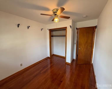 304 Fairlamb Avenue - Photo Thumbnail 10
