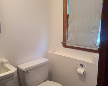 304 Fairlamb Avenue - Photo Thumbnail 6