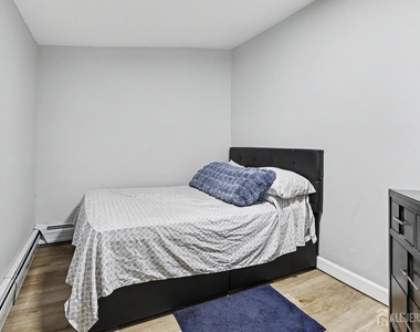 181 Hale Street - Photo Thumbnail 15