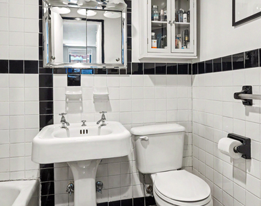 145 E 29th Street - Photo Thumbnail 3