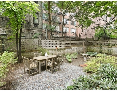 145 E 29th Street - Photo Thumbnail 4