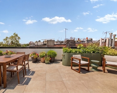 686 Carroll Street - Photo Thumbnail 7
