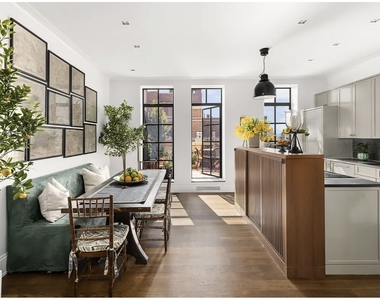 410 W 24th Street - Photo Thumbnail 7
