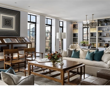 410 W 24th Street - Photo Thumbnail 2