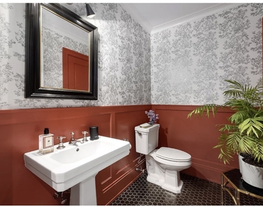410 W 24th Street - Photo Thumbnail 11