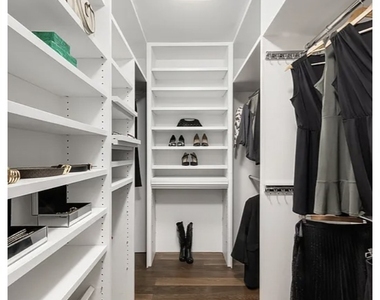 410 W 24th Street - Photo Thumbnail 17