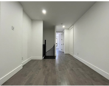 2113 5th Avenue - Photo Thumbnail 4