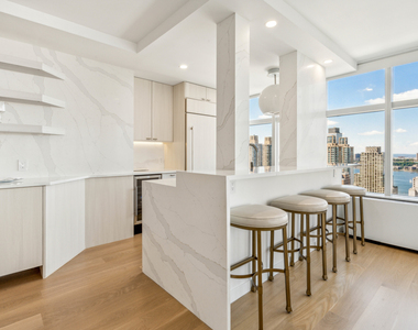 160 W 66th Street - Photo Thumbnail 4